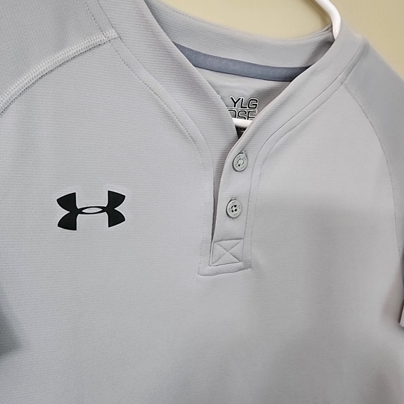 Under Armour Boys Size YL  Gray Loose Heatgear UA Baseball . - Picture 8 of 9